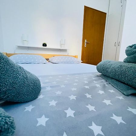 Melani*** Apartment Новаля Екстериор снимка